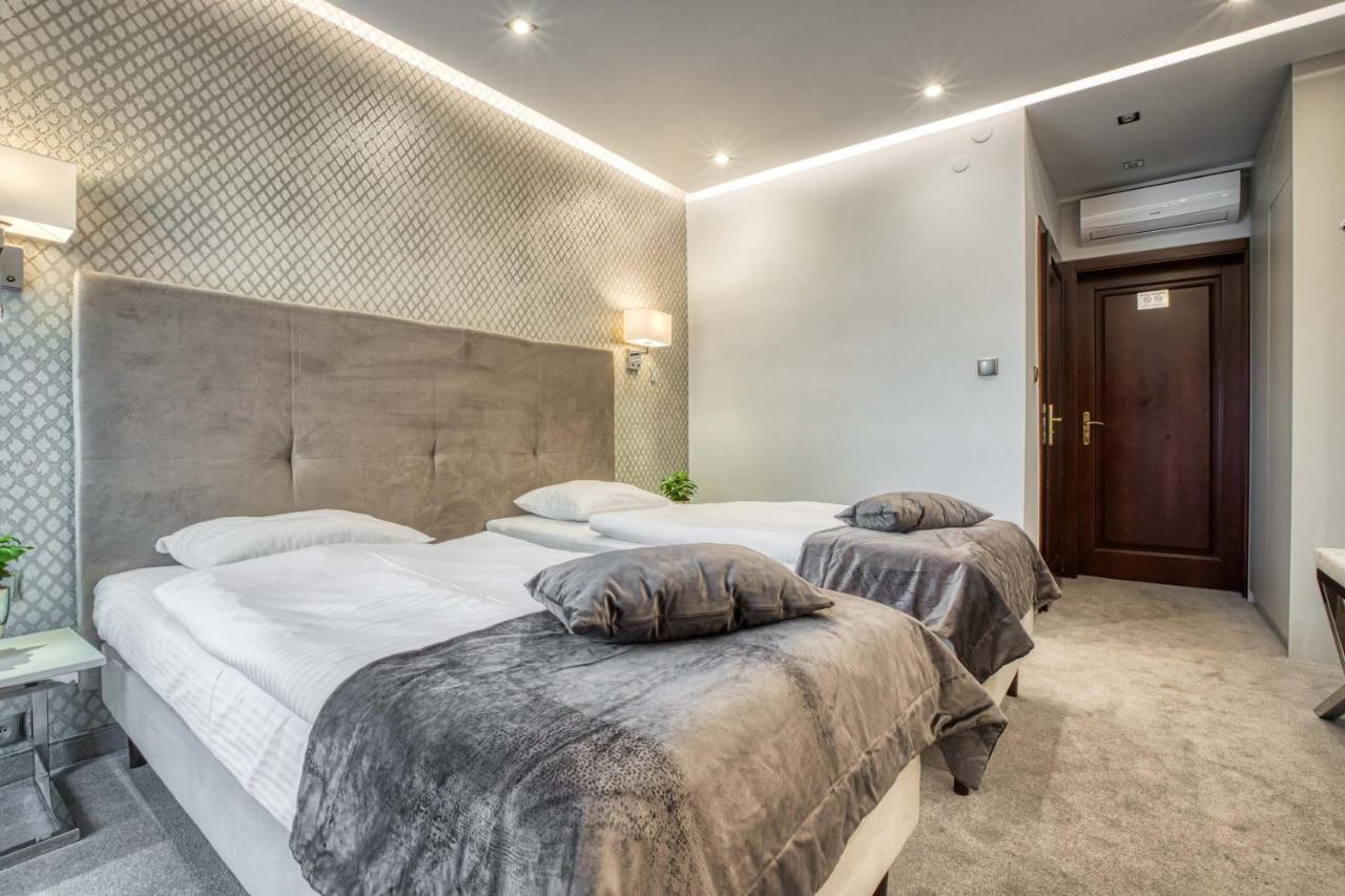 Hotel Bialy Dom 리브니크 외부 사진
