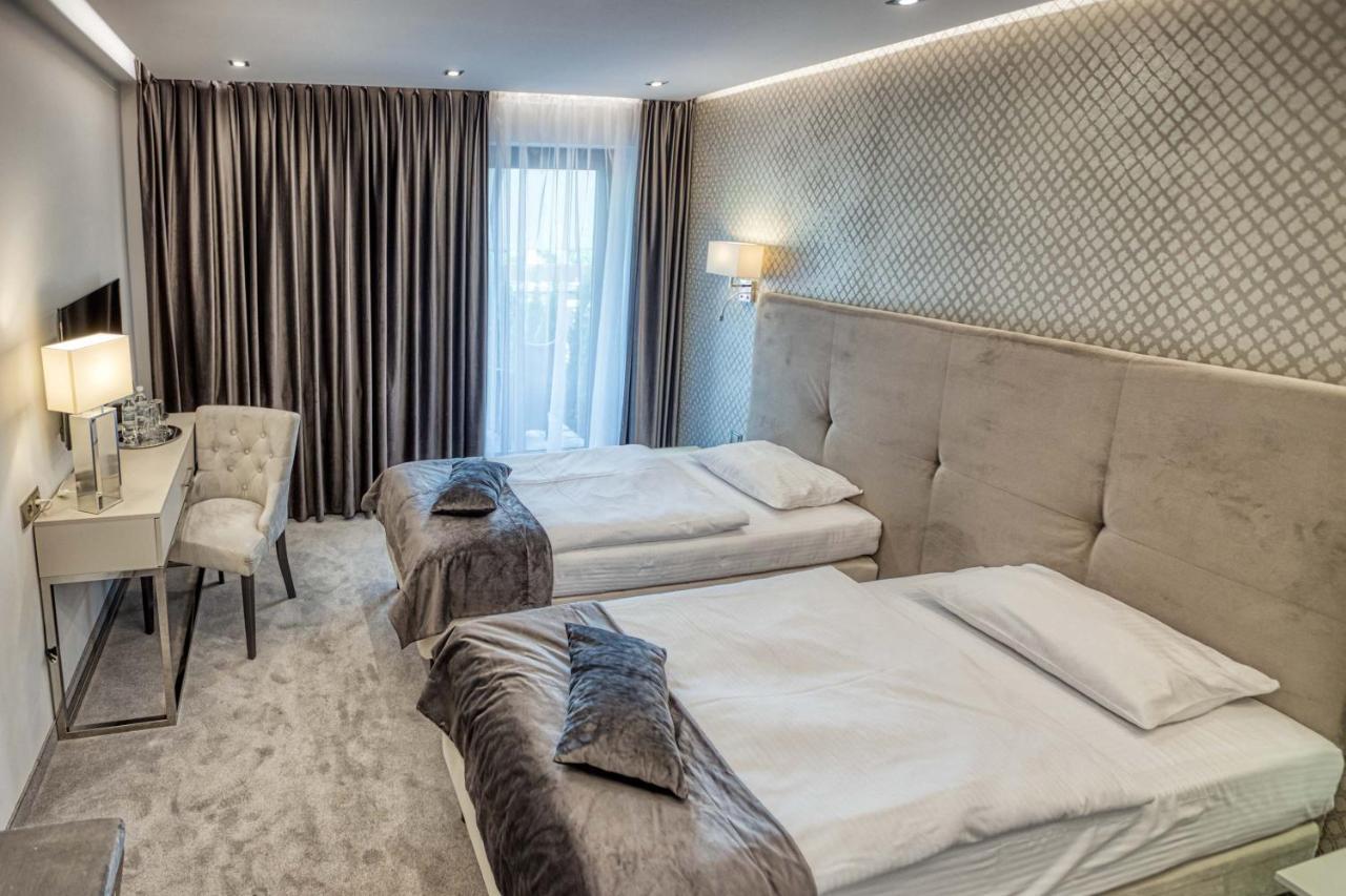 Hotel Bialy Dom 리브니크 외부 사진